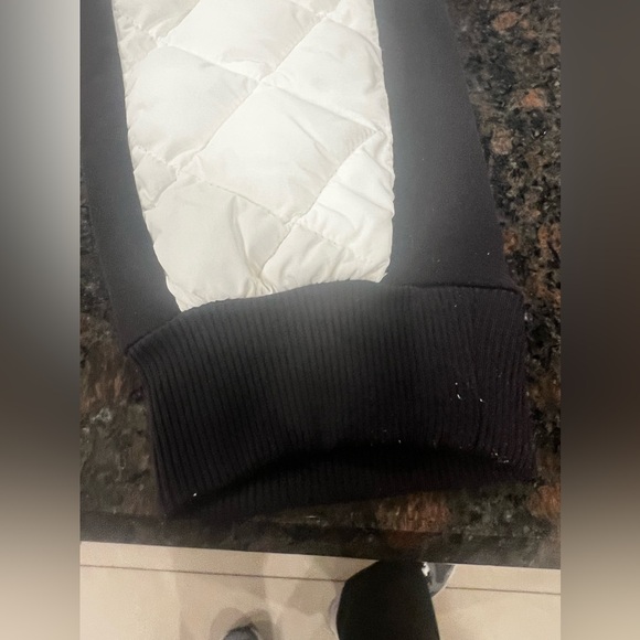 Alo Airbrush high waist winter moto puffer pant ivory/black - Picture 3 of 12